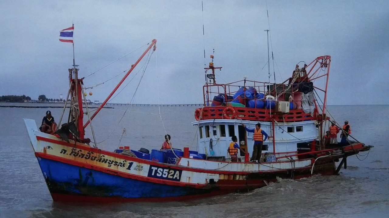 พบศพลูกเรือประมงจมทะเลที่ชะอำแล้ว 2 ศพ เจ้าของเรือโวย ตร.ไม่ให้คำแนะนำ