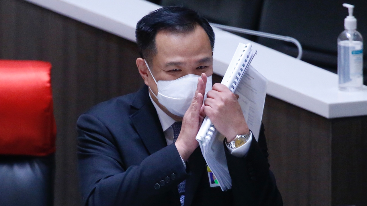 เปิดชื่อ 5 ส.ส.ฝ่ายค้าน แหกมติพรรค โหวตข้ามห้วย ไว้วางใจ "อนุทิน"