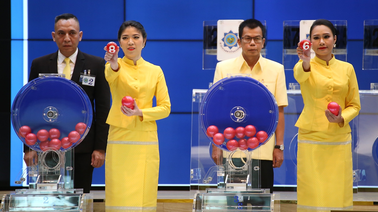 หวยออกวันจันทร์ นักเสี่ยงโชคยิ้มหวาน พบ "เลขเด็ด" 86 ออกซ้ำ 2 รอบ