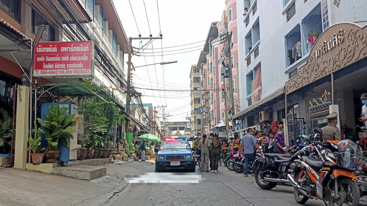 หนีตำรวจคดียา ตกตึกสยอง หลบกันสาดแต่ดันพลาดร่วงจากชั้น 6