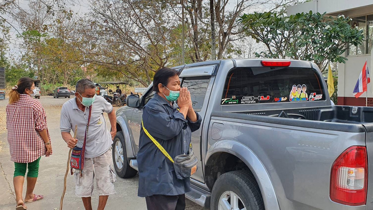 แม่น้องหลิว มารับกระดูกของลูกสาว ลั่นถ้า ผอ.ไม่ได้ทำน้องตายก็มาสู้คดี