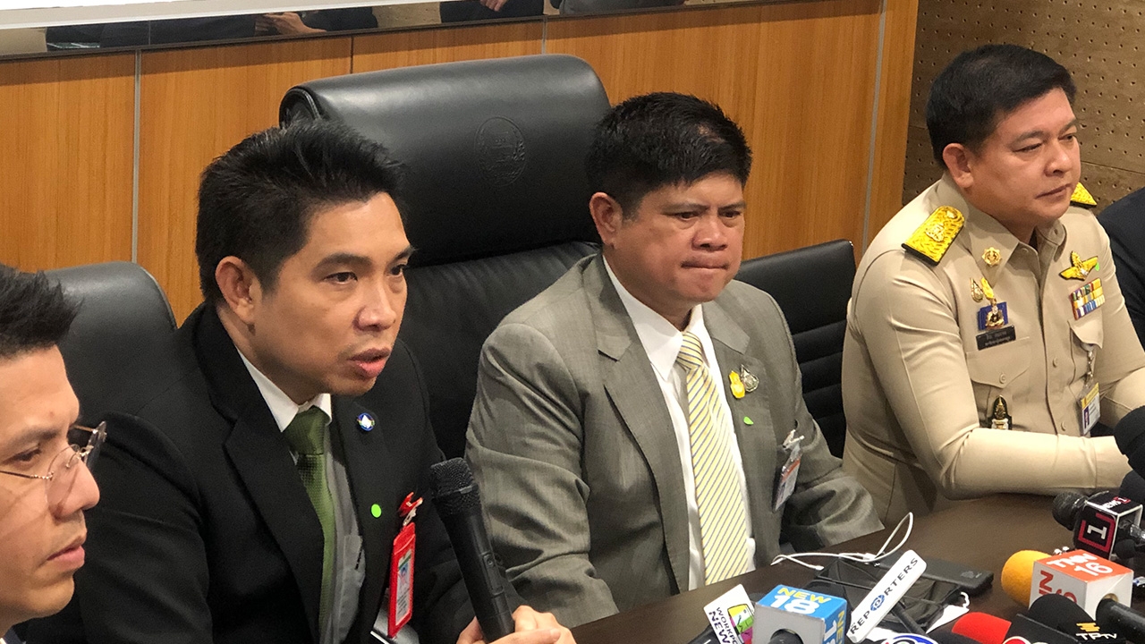 วอร์รูมนอกสภาฯ เย้ย ฝ่ายค้านสอบตก "สิระ" ปัด ส.ส.พปชร.รับเงินเดือน 2 แสน