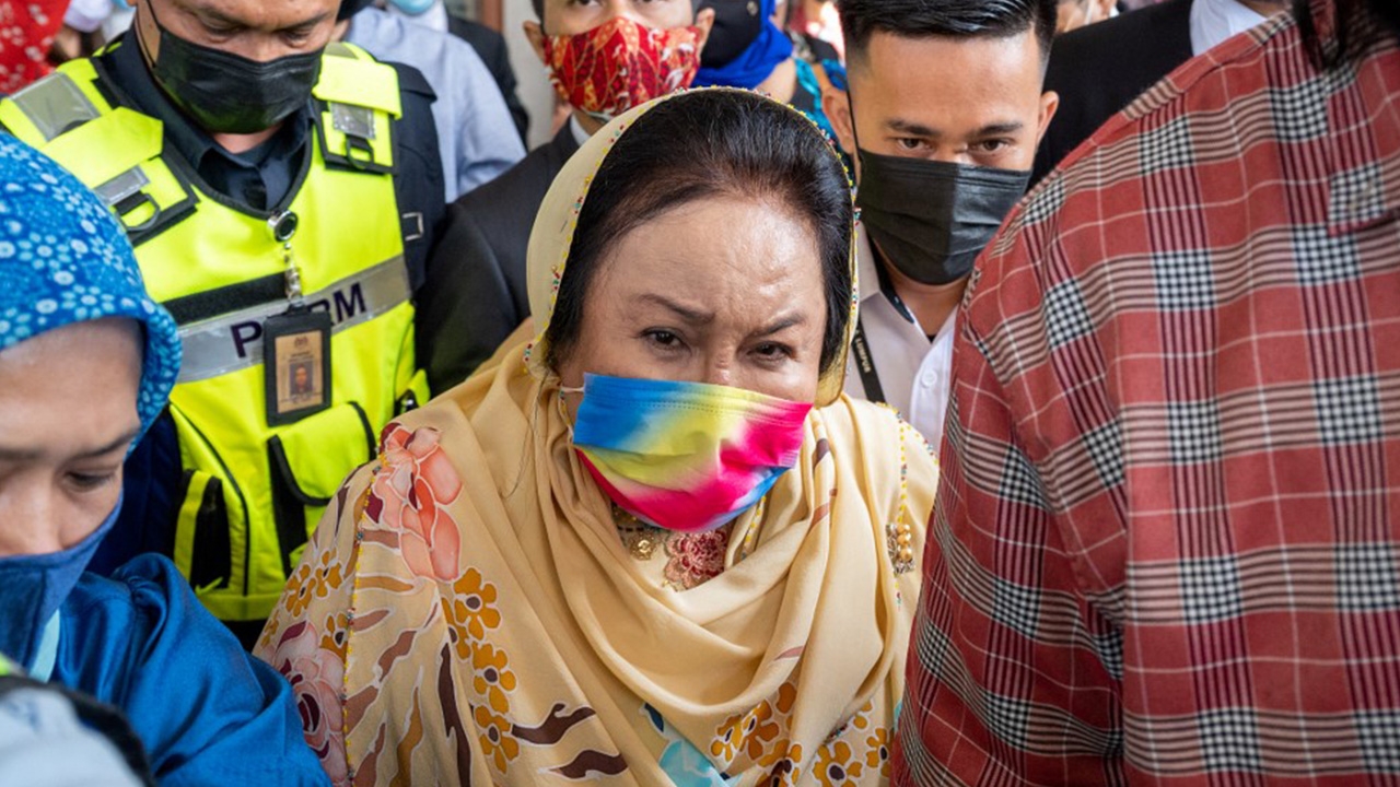 ศาลสูงมาเลเซีย สั่งเดินหน้าพิจารณาคดีเมียอดีตนายกฯนาจิบในคดีรับสินบน