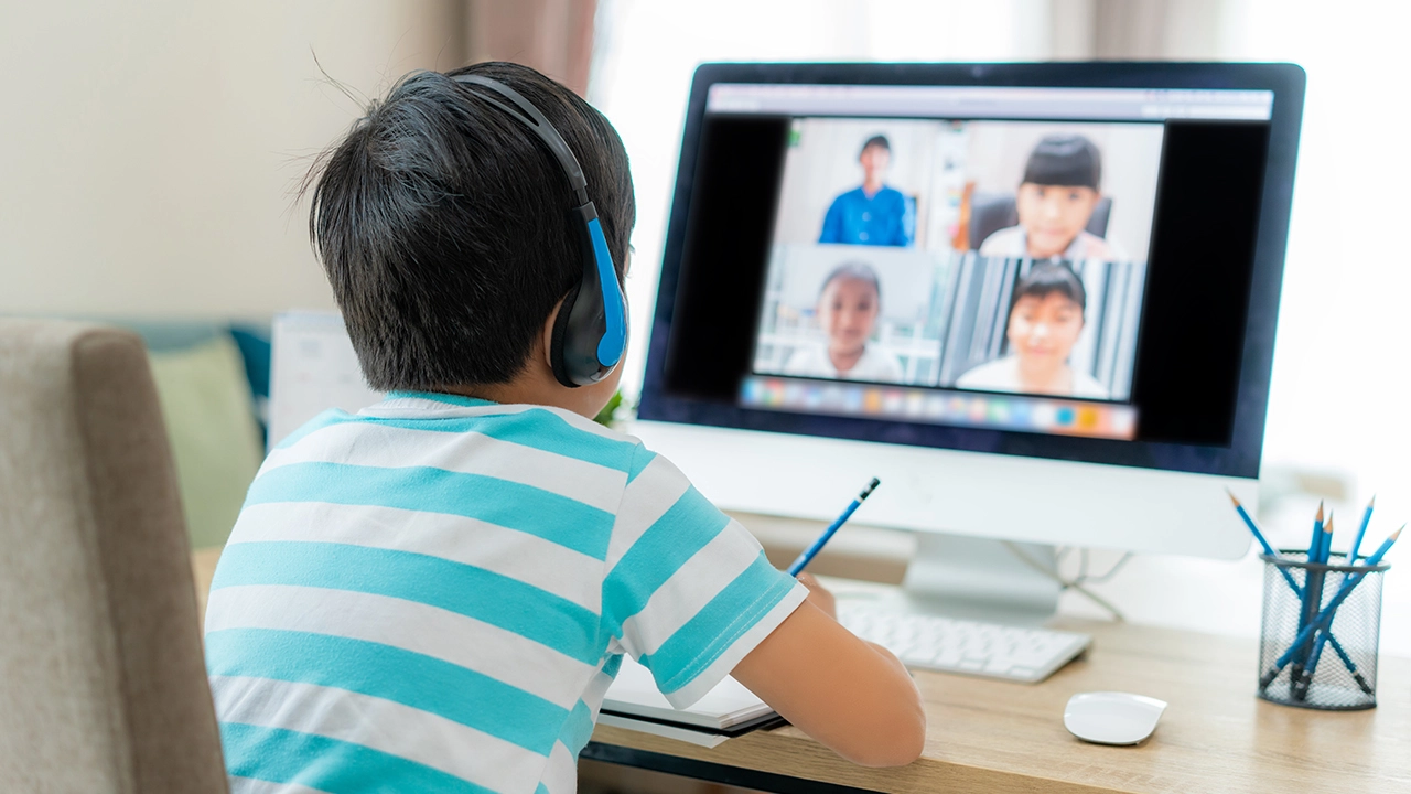 กสศ.ตั้งศูนย์แก้วิกฤติโควิด-19 เด็กสมุทรสาครเรียนออนไลน์