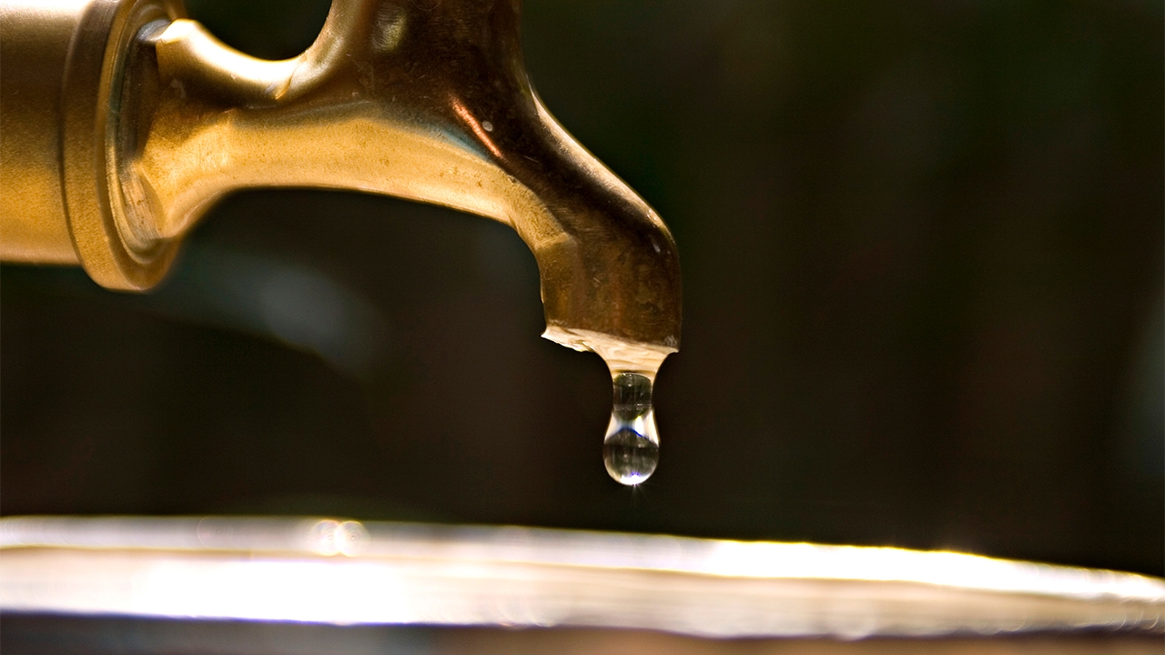 คืนนี้ประปาไม่ไหล เชื่อมท่อพัฒนาการ