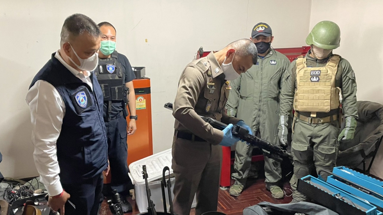 ตำรวจไซเบอร์จับหนุ่มจีน ค้าอาวุธสงครามผ่านไอจี ของกลางอื้อ บิ๊กปั๊ดมาเอง