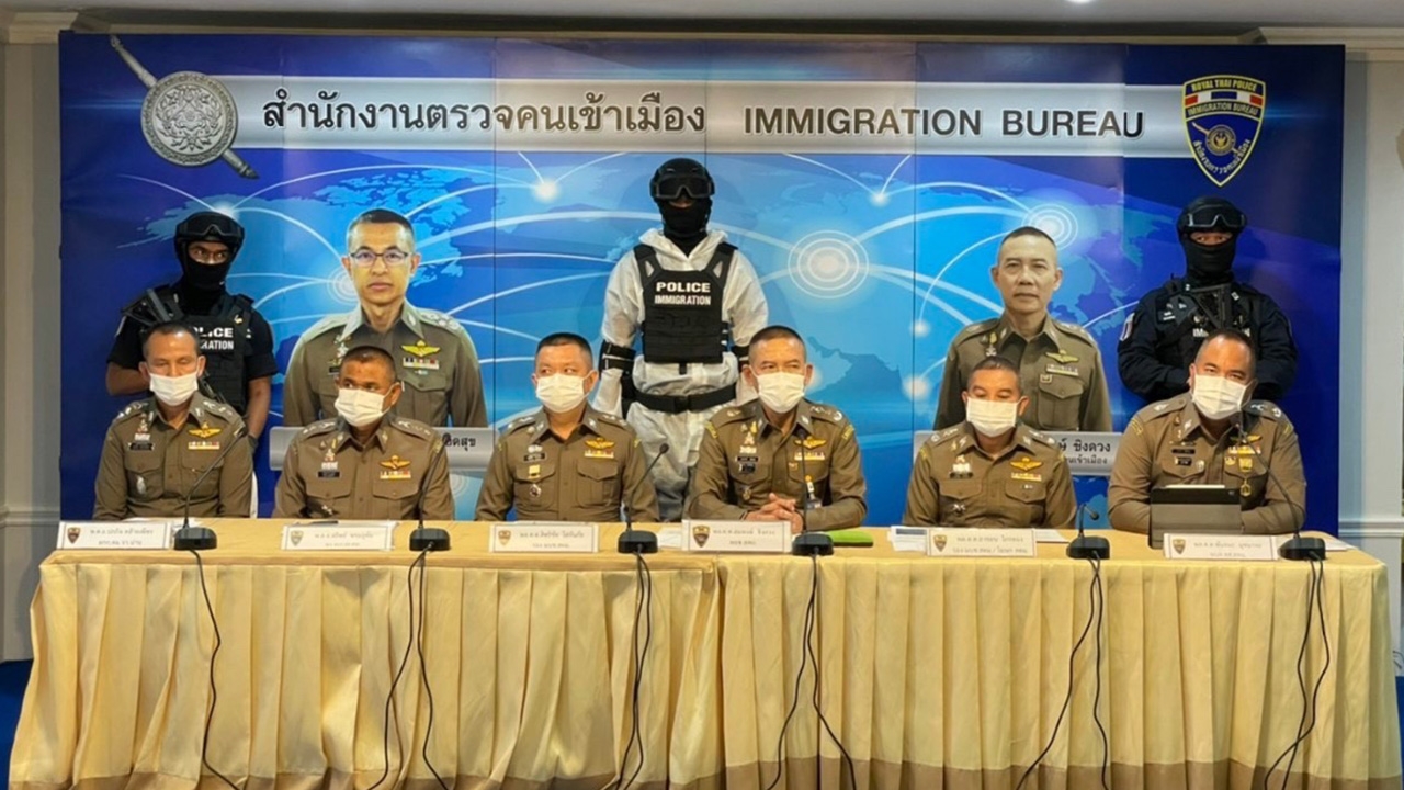 สตม. บุกจับแก๊งเกาหลีเปิดเว็บพนันออนไลน์ ใช้ไทยเป็นฐานในการเล่น