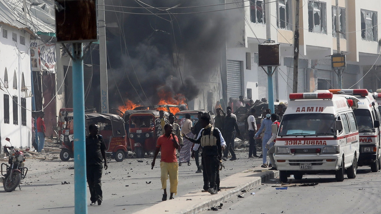 โซมาเลียช็อก คาร์บอมบ์สนั่น ใกล้ทำเนียบปธน. มือระเบิดฆ่าตัวตายดับคาที่