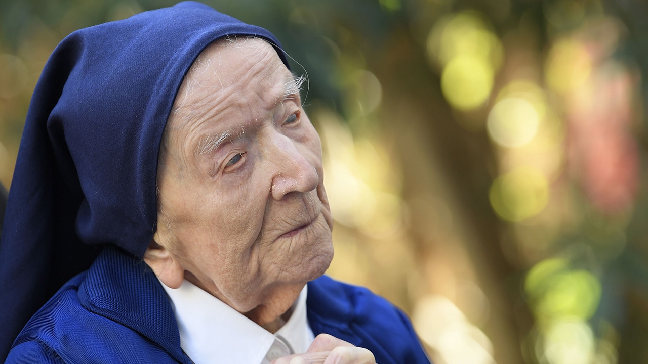 สุดทรหด ทวดฝรั่งเศสหายป่วยโควิด-19 เตรียมฉลองวันเกิดอายุ 117 ปี