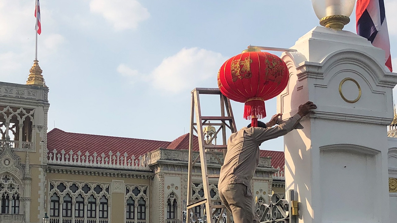 ทำเนียบฯ ติด "โคมเต็งลั้ง" 12 โคม รับ "ตรุษจีน" เพื่อเป็นสิริมงคล 