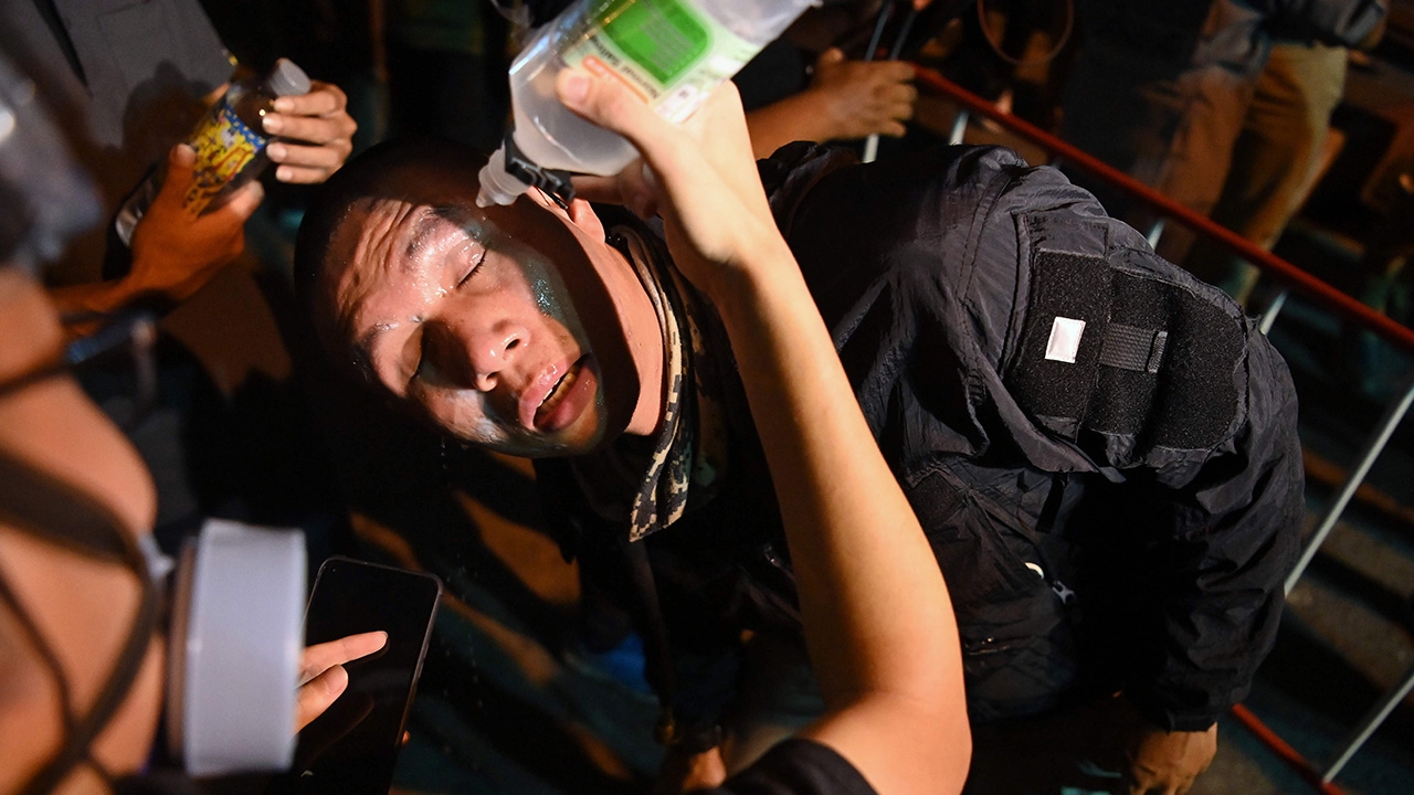 เจอกระป๋องคล้ายแก๊สน้ำตา บริเวณร้านค้าใกล้จุดชุมนุม ชาวบ้านไม่รู้เรื่องถูกลูกหลง