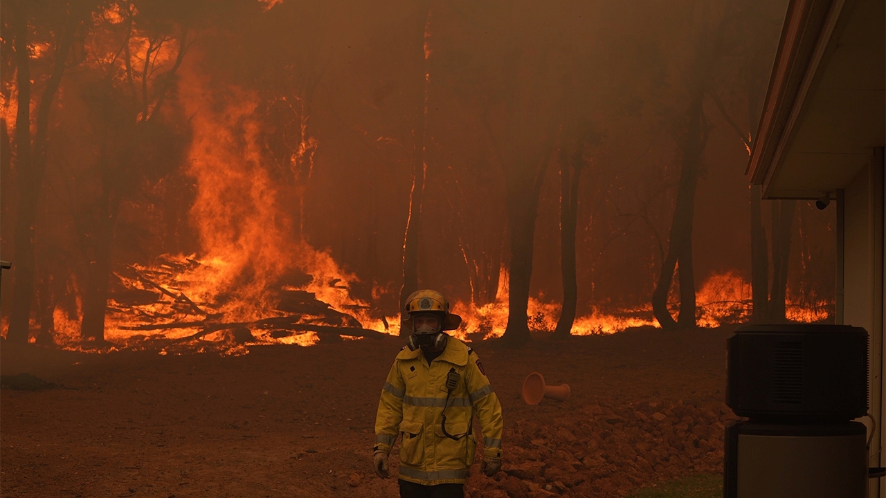ไฟป่าเผาเมืองเพิร์ธ ทางตะวันตกของออสเตรเลียวอด