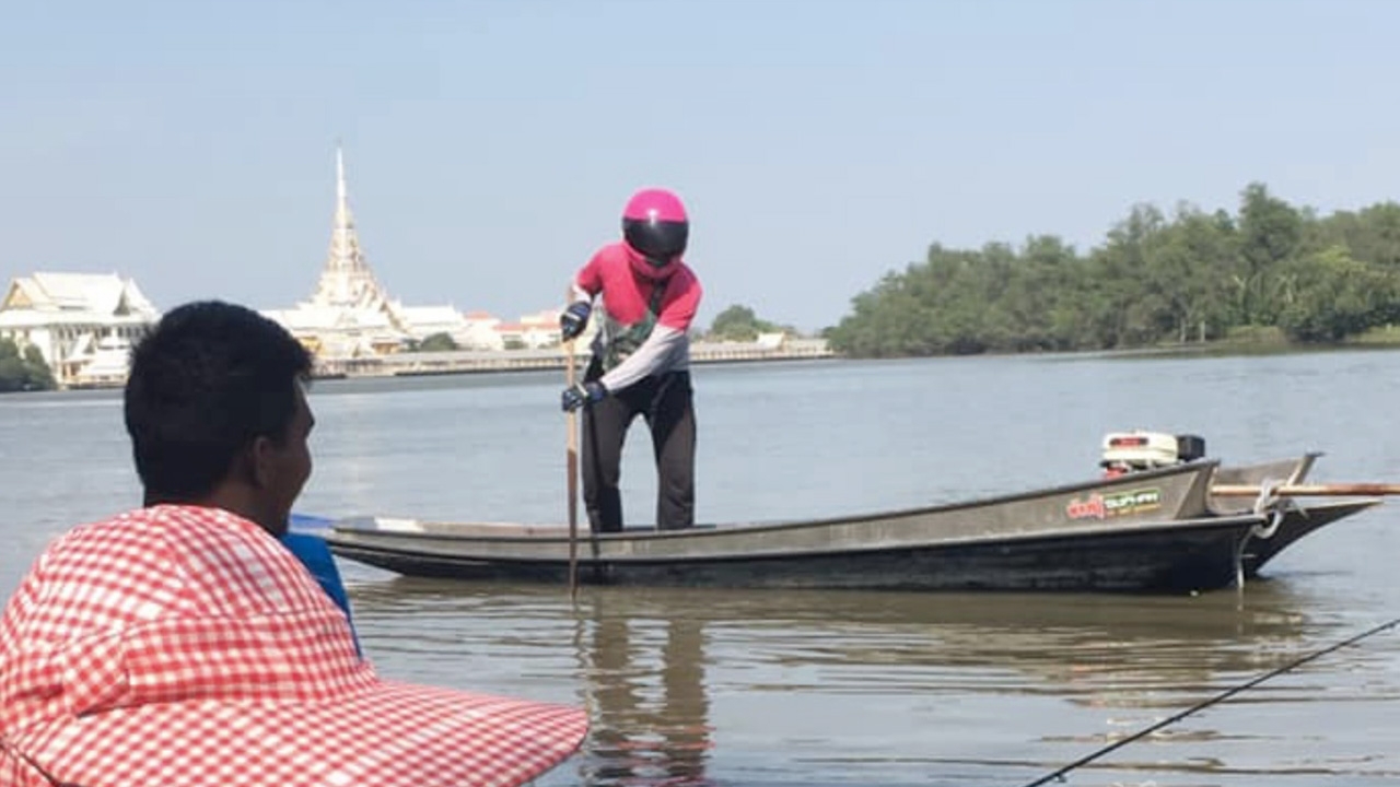 เปิดใจ "หนุ่มฟู้ดแพนด้า" พายเรือส่งของให้ลูกค้ากลางแม่น้ำบางปะกง