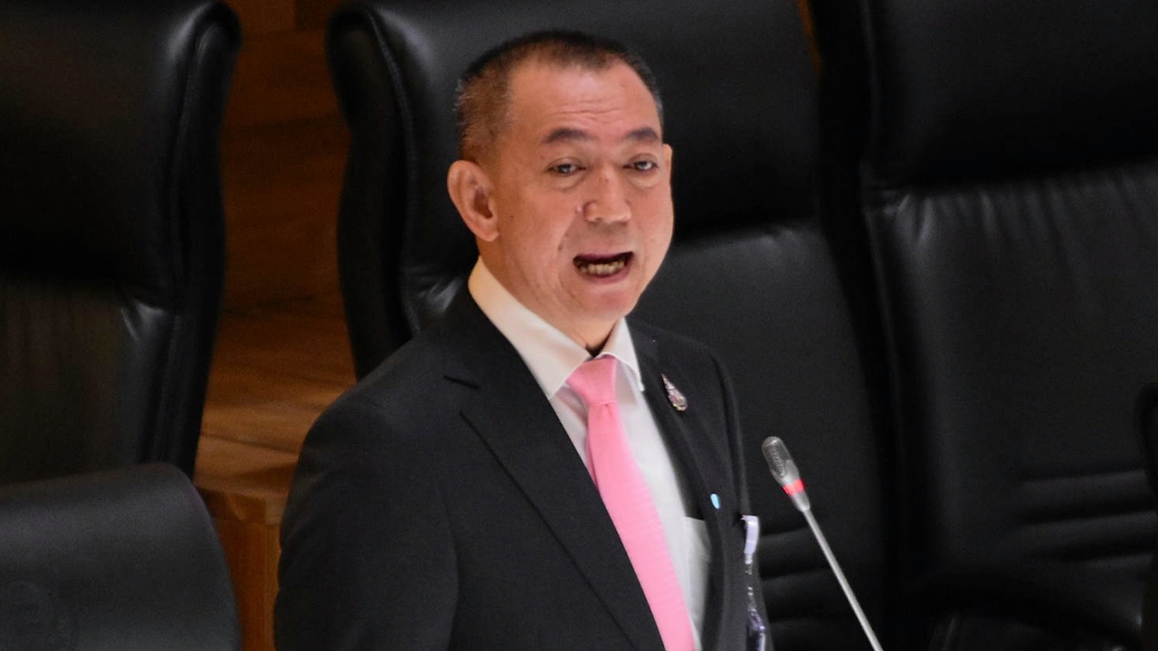 "เฉลิมชัย ศรีอ่อน" สั่งกรมชลให้เพิ่มการระบายน้ำเพื่อเจือจางค่าความเค็ม 