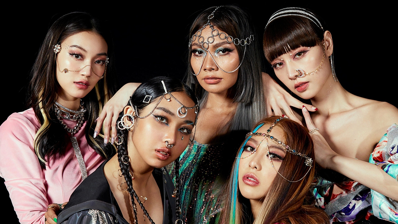 “แก้ม-หวาย-มิลลิ-จิงจิง-บลอสซั่ม” แซ่บปัง “2021 ราตรี” ปลุกกระแสถูตะเกียง “จีนี่ จ๋า”