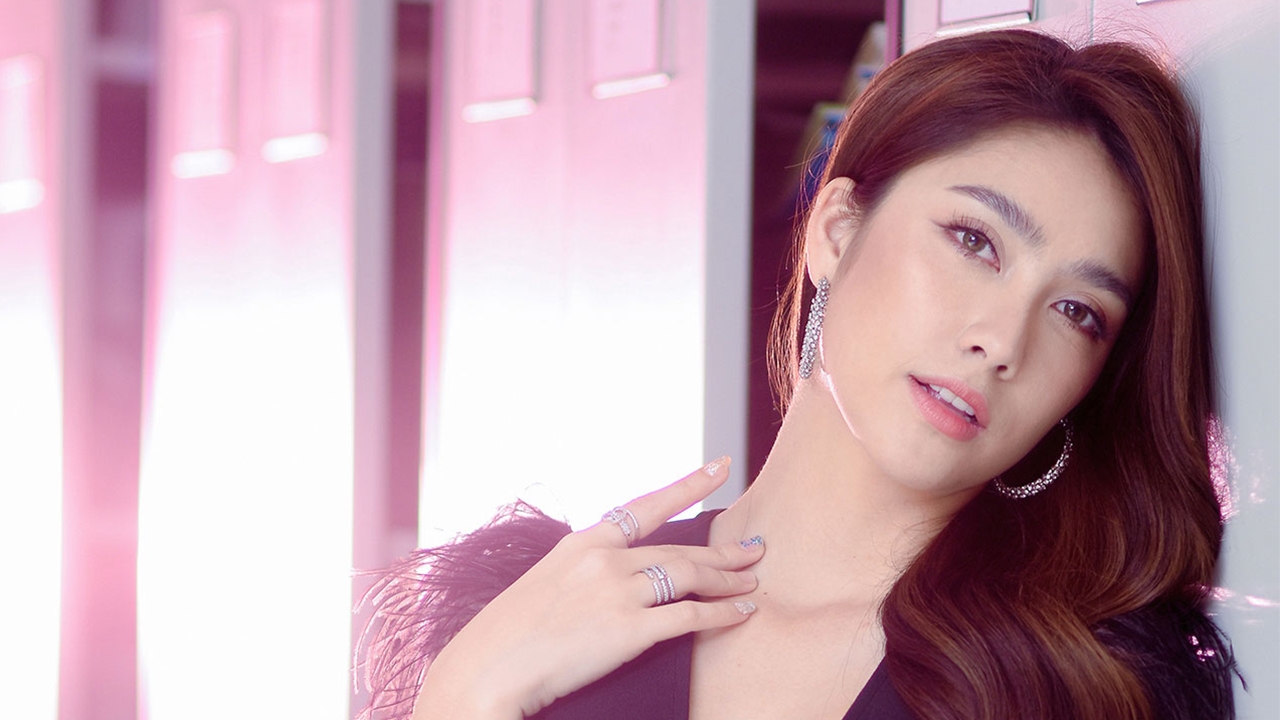 วันนี้ราชินีบู๊ ฮาน่า ลีวิส ขอโชว์เซ็กซี่