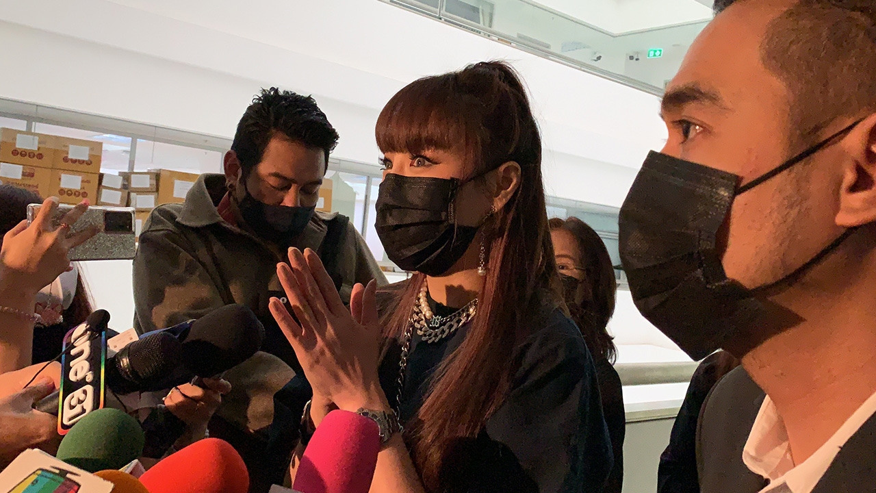 ซานิ พบ ปคบ.ให้ข้อมูลในฐานะพยาน กรณีไปรีวิวอาหารเสริมคู่ "กาละแมร์"