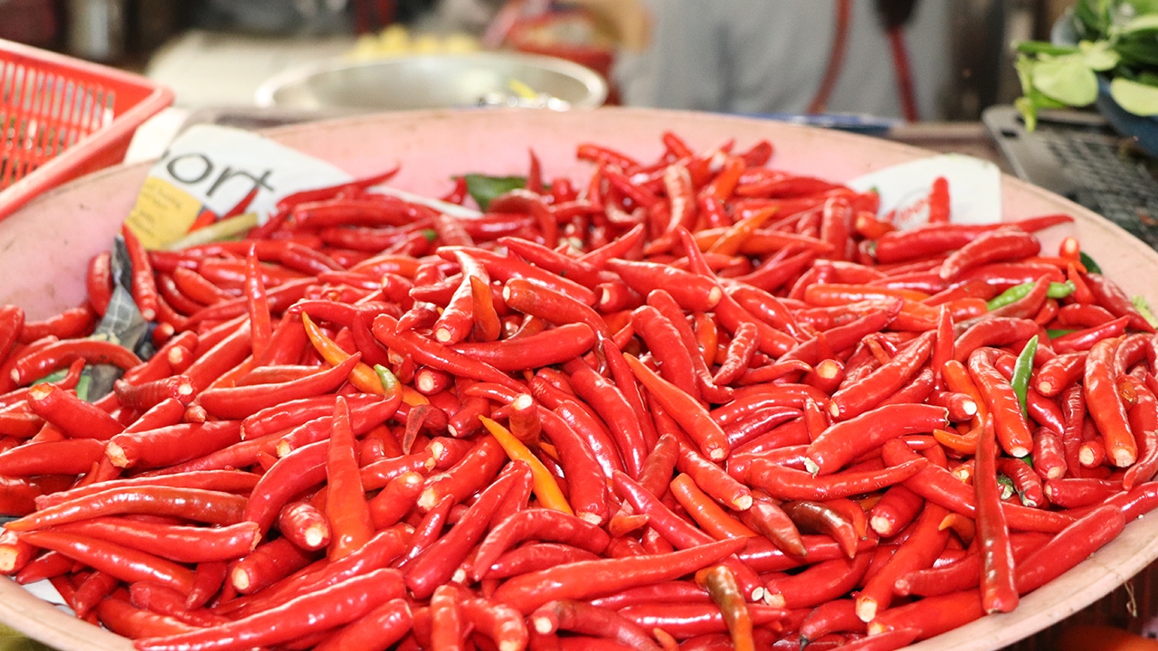 หนาว น้ำท่วม โควิดมา ฟังแม่ค้า-พาณิชย์ วิเคราะห์เหตุ พริกแพง