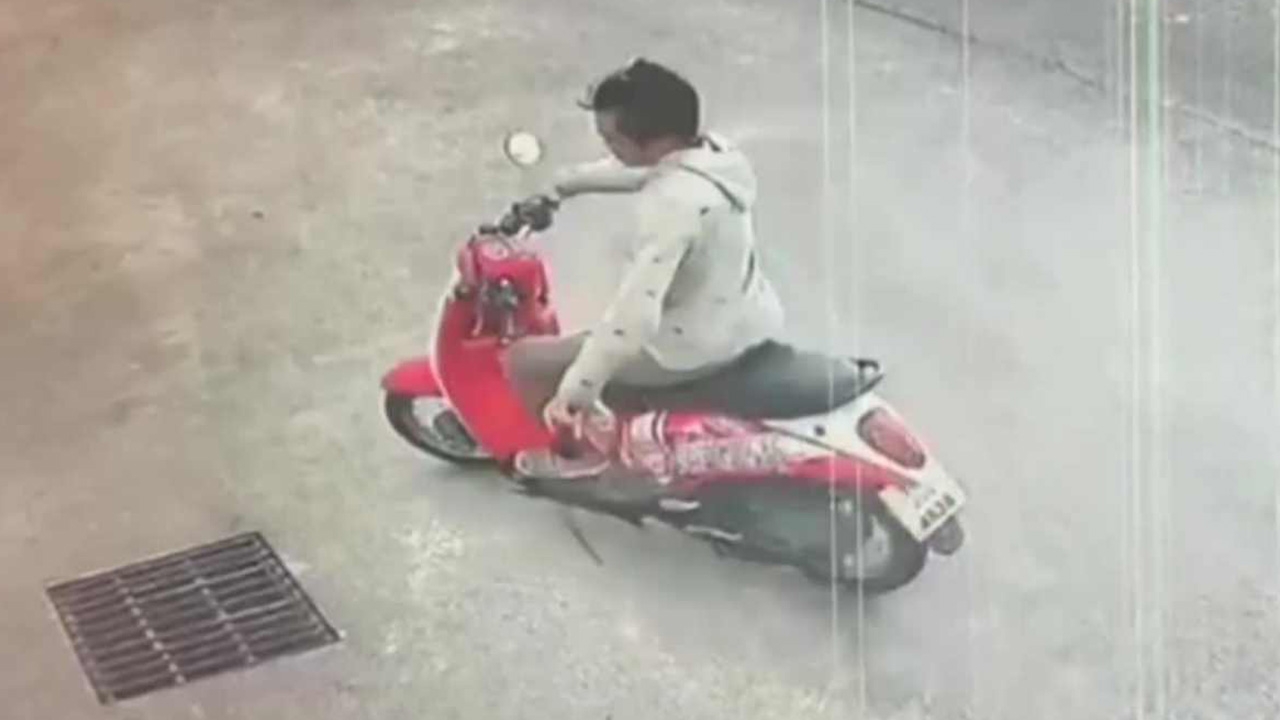 เจอตัวแล้ว หนุ่มตัดกำไลข้อเท้าโยนทิ้ง ถูกจับเมาขับ-ให้ของลับตำรวจ