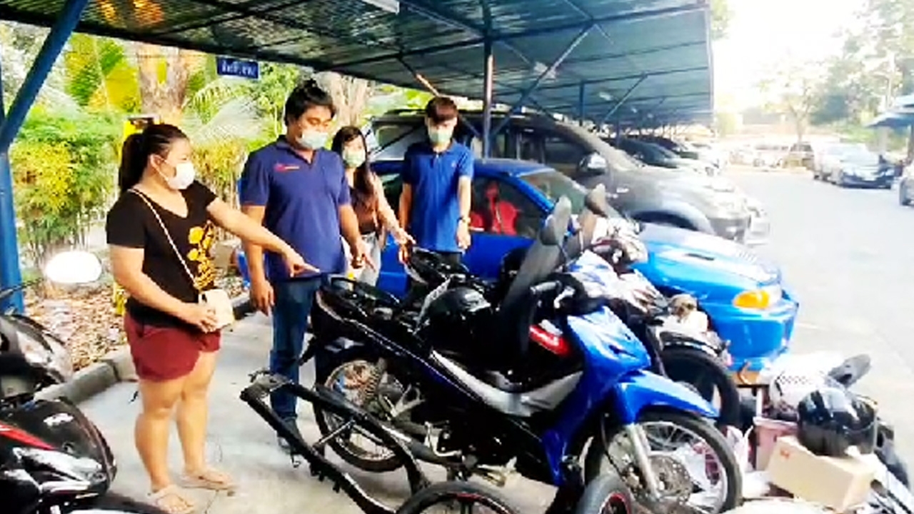 ทีมสืบ สน.วังทองหลาง รวบ 2 คนร้ายตระเวนลักรถ จยย.ในซอยมหาดไทย