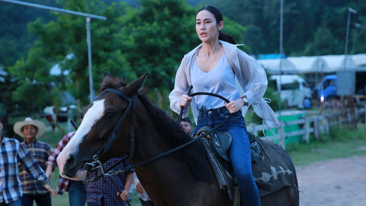 นาว หวิดเจ็บตัว ฉากขี่ม้าหนี พอร์ช ออกจากไร่คณาพรรณ ใน "วงเวียนหัวใจ"