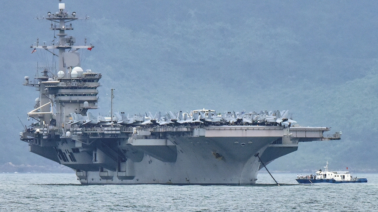 ทะเลจีนใต้ระอุ เรือบรรทุกเครื่องบินสหรัฐฯ จับตาจีนซ้อมรบ ส่งสัญญาณเตือน
