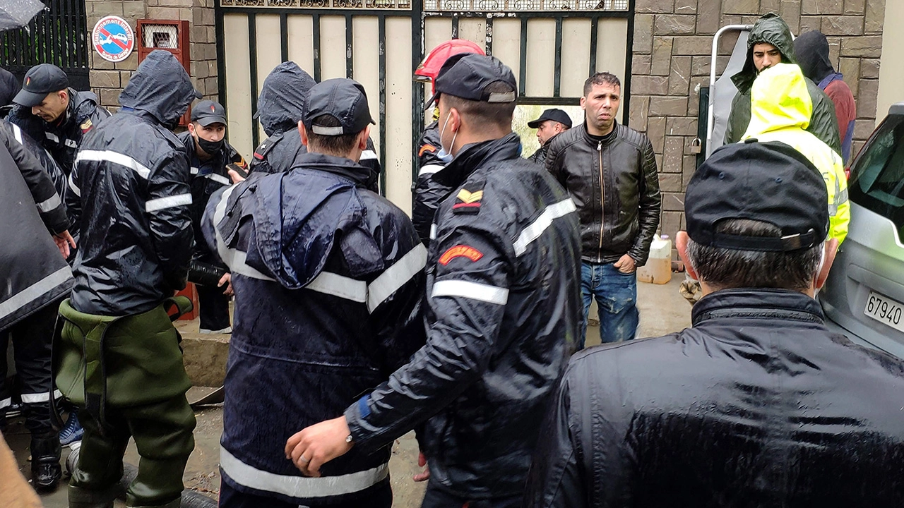 ฝนถล่มโมร็อกโก น้ำท่วม รง.ทอผ้าเถื่อนใต้ดิน ดับ 24 ศพ