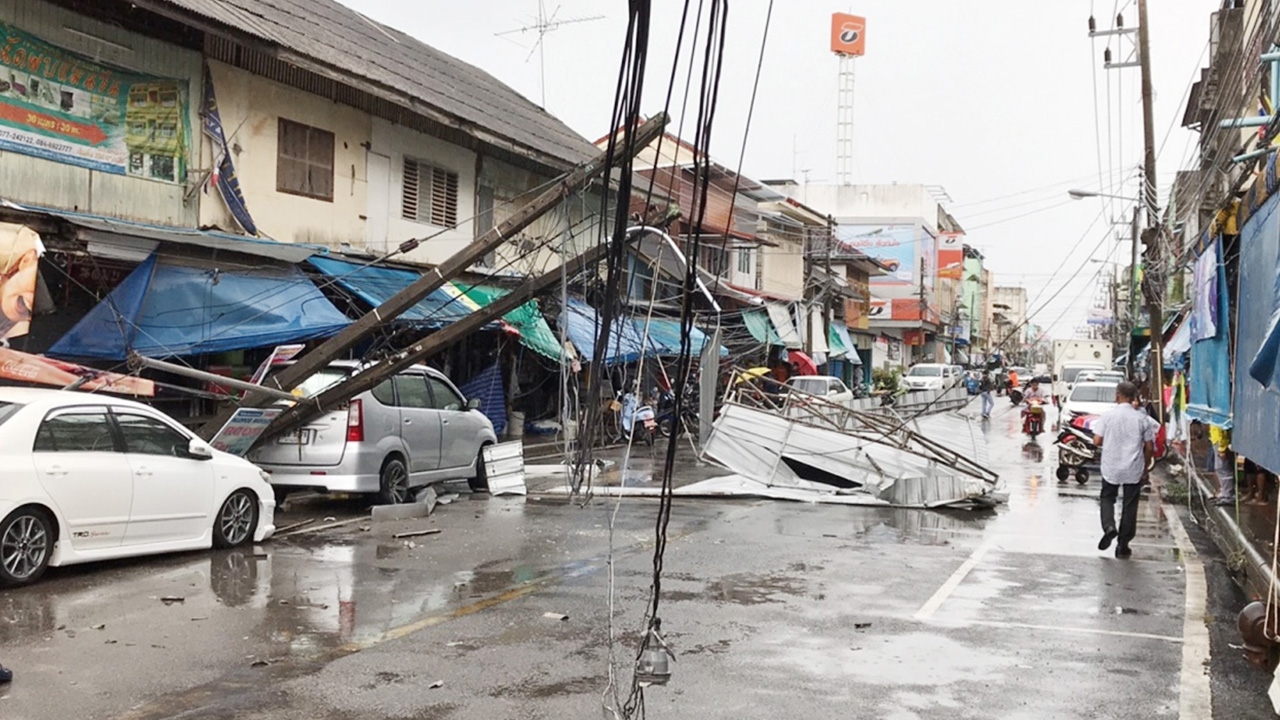 สภาพอากาศวันนี้ ฝนถล่ม 39 จว. "เหนือ-อีสาน" อ่วม ลมแรง-มีลูกเห็บ     