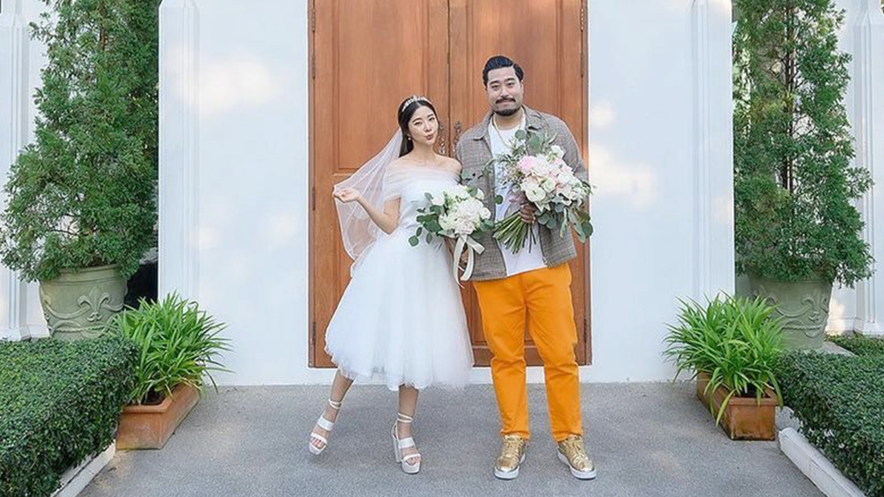 เนย ถูกเซอร์ไพรส์จัดงานแต่งเล็กๆ ให้ หลังต้องเลื่อนวิวาห์รอบที่ 3