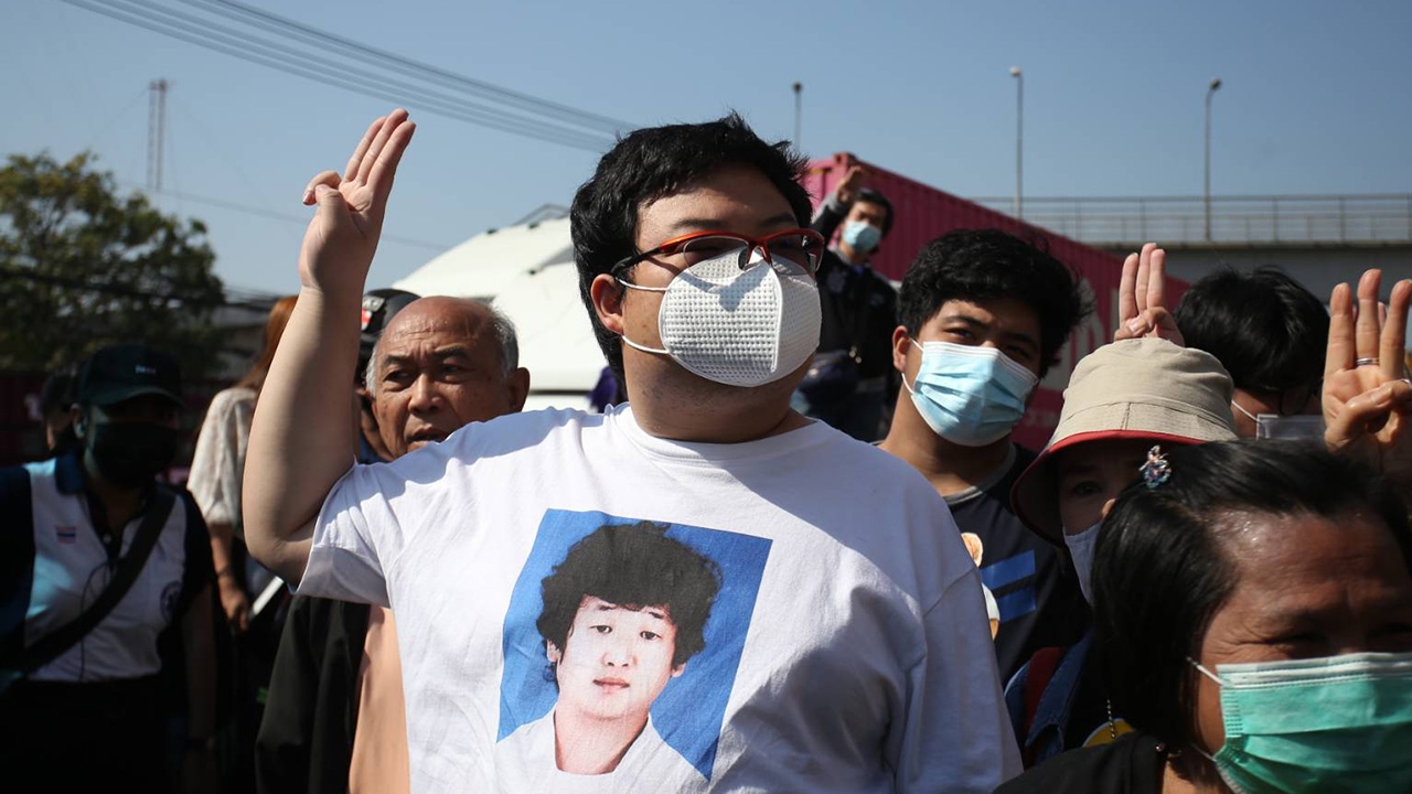 "เพนกวิน" นัดชุมนุม 10 ก.พ.นี้ ใครทนไม่ไหว ถือหม้อ มาตีไล่เผด็จการ