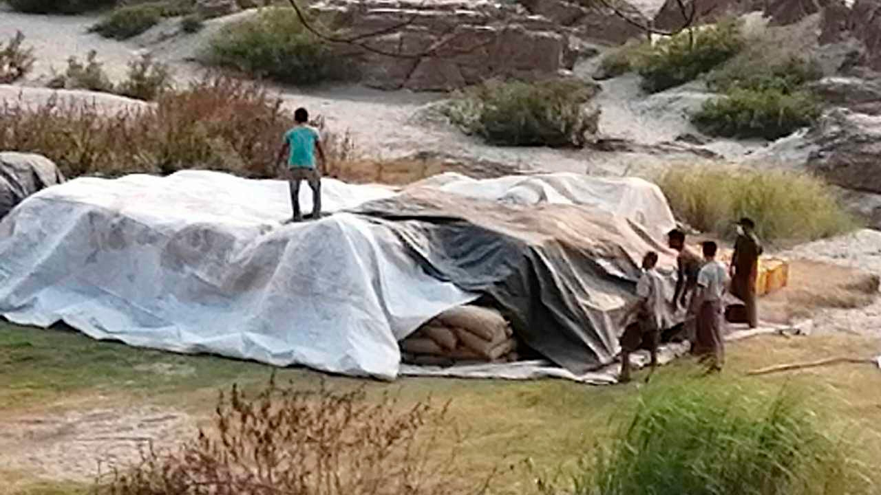 พม่าขนกลับ ข้าวสาร 700 กระสอบกองริมสาละวิน หลังกะเหรี่ยงไม่ให้ผ่าน