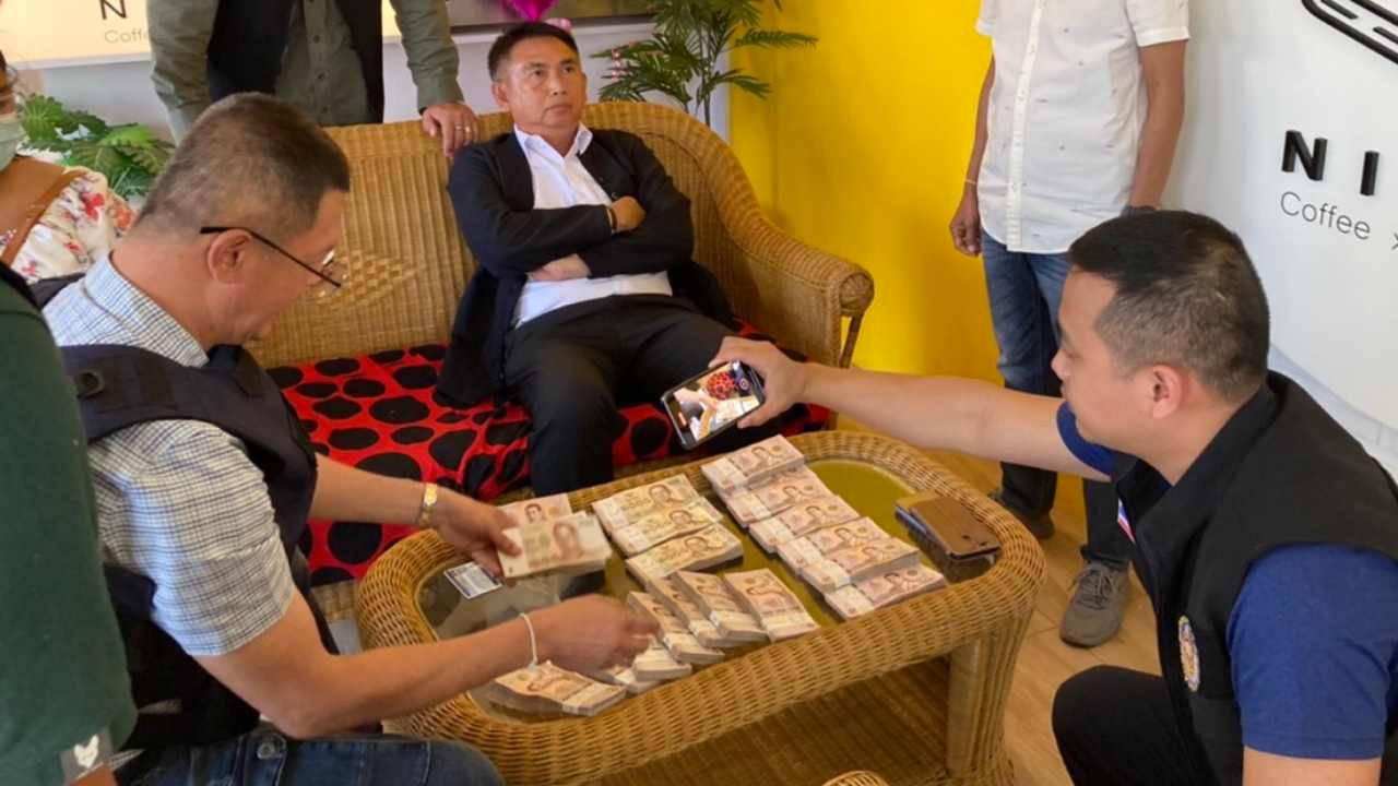 รวบคาเงินของกลาง 2 ล้าน ผอ.ทรัพยากรธรรมชาติ สวมรอยรีดพ่อค้าลาว 