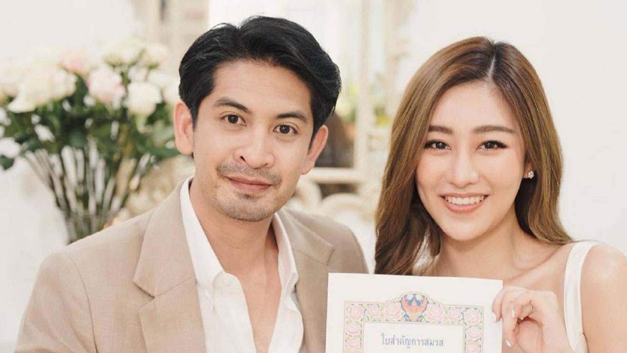 ไม่โสดแล้ว เจ็ท ณัฐพงศ์ จูงมือ แพทตี้ จดทะเบียนสมรส คนบันเทิงแห่ยินดี