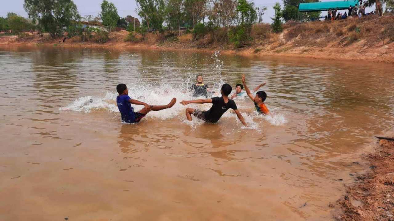 ครูยัน เห็นลูกศิษย์ขึ้นจากน้ำ มั่นใจไม่ได้จมตายตอนฝึกหลบระเบิด