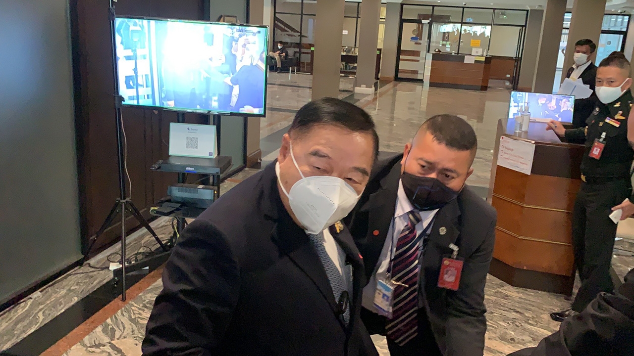 “บิ๊กป้อม” ท่อง "ไม่รู้" บอก พลังประชารัฐ ปล่อยฟรีโหวต ย้ำ แก้ รธน.แน่