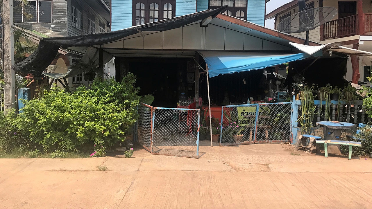 ตำรวจ กก.ดส.ชักปืนยิง ดับหนุ่ม 31 อริรุ่นน้อง