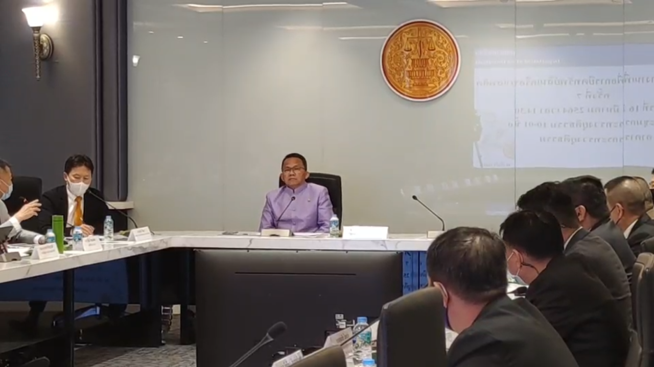 "สมศักดิ์" ยัน ไม่ได้รับรายงาน นำตัว แกนนำคณะราษฎร ออกไปตรวจโควิด ยามวิกาล