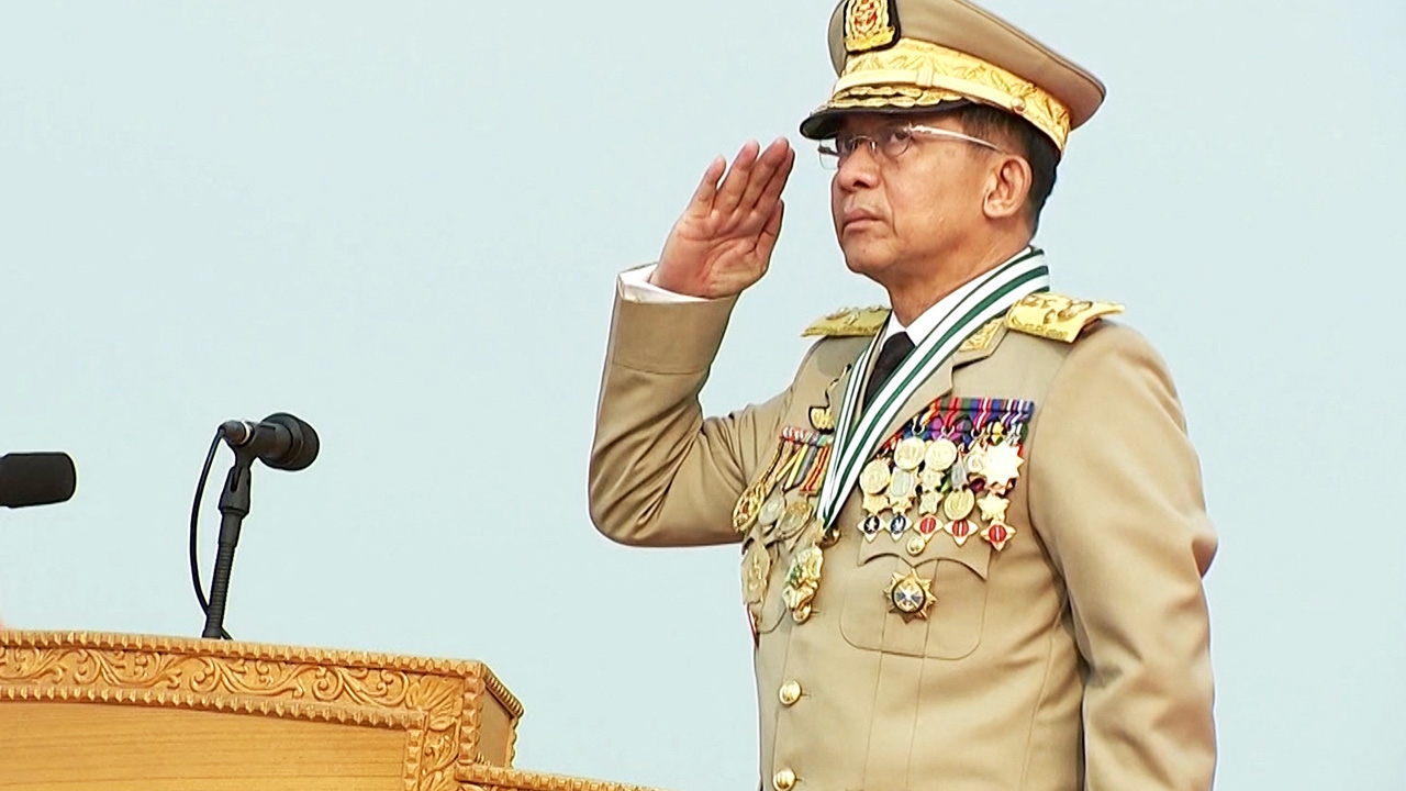 พม่าสวนสนามใน‘วันกองทัพ’ หลังเตือนยะเยือกถึงผู้ชุมนุม ‘เสี่ยงโดนยิงหัว’