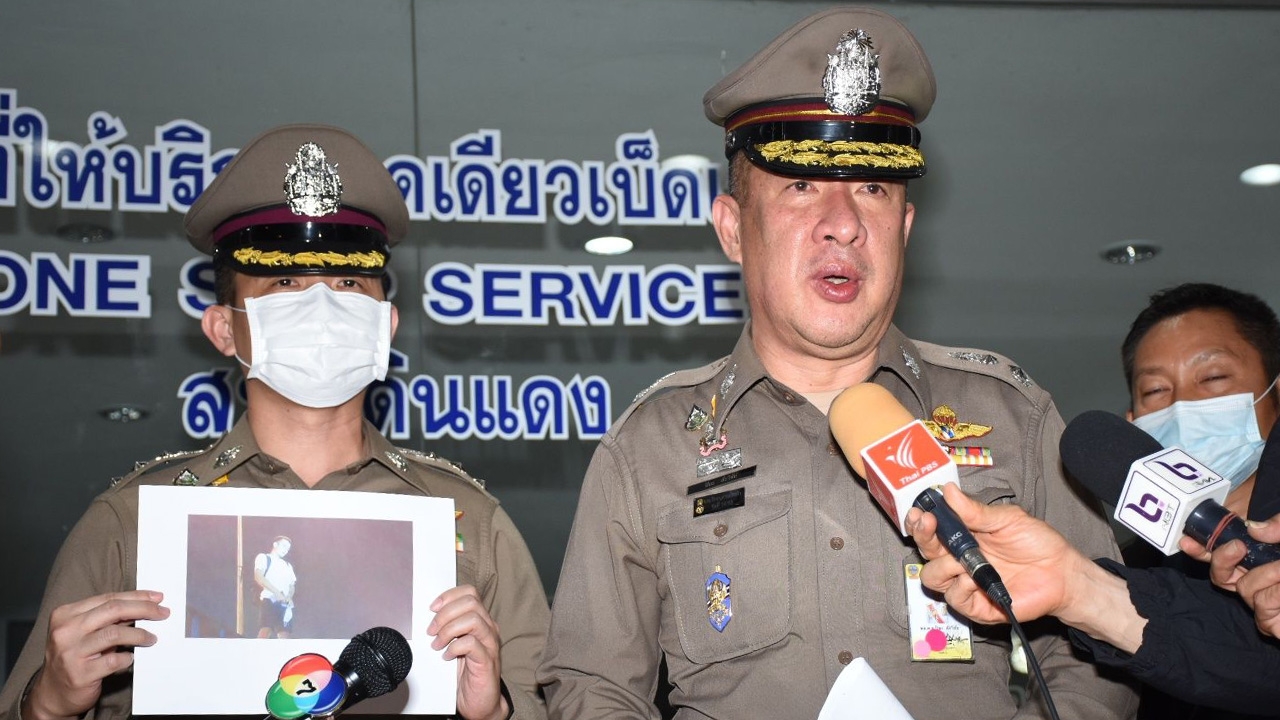 จับแล้วหนุ่มเขมร ปีนตู้คอนเทนเนอร์ฉี่ใส่หัว อคฝ. ชุมนุมหน้า ร.1 รอ.