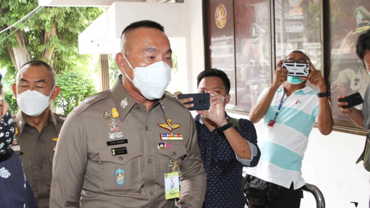 ผบช.น. ติดตามคดี ม.112 "ธนาธร" ปมจัดซื้อวัคซีน ยันไม่มีสองมาตรฐาน