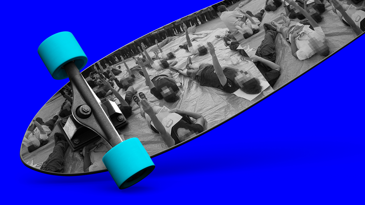 ‘หมู่บ้านทะลุฟ้า’ และ ‘ใส่ชุดไทยไถสเกต’ โลกคู่ขนานของการใช้กฎหมาย