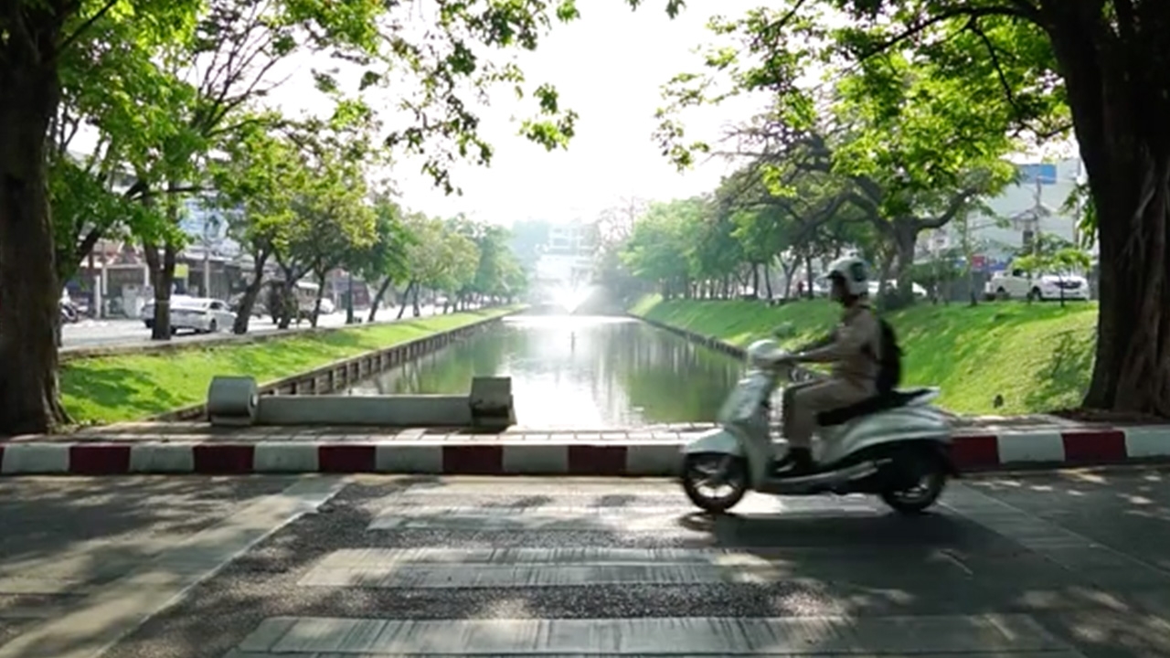 ผู้ว่าฯเชียงใหม่ สั่งงดการเล่นสาดน้ำรอบคูเมือง หวั่นอำเภอรอบนอกแอบเล่น