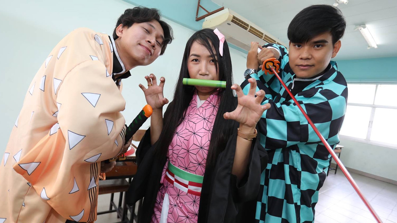 จากชมพูทวีป ถึงดงผู้ดีอังกฤษ เปิดใจอาจารย์ แต่งคอสเพลย์ รับสมัครนักเรียนใหม่