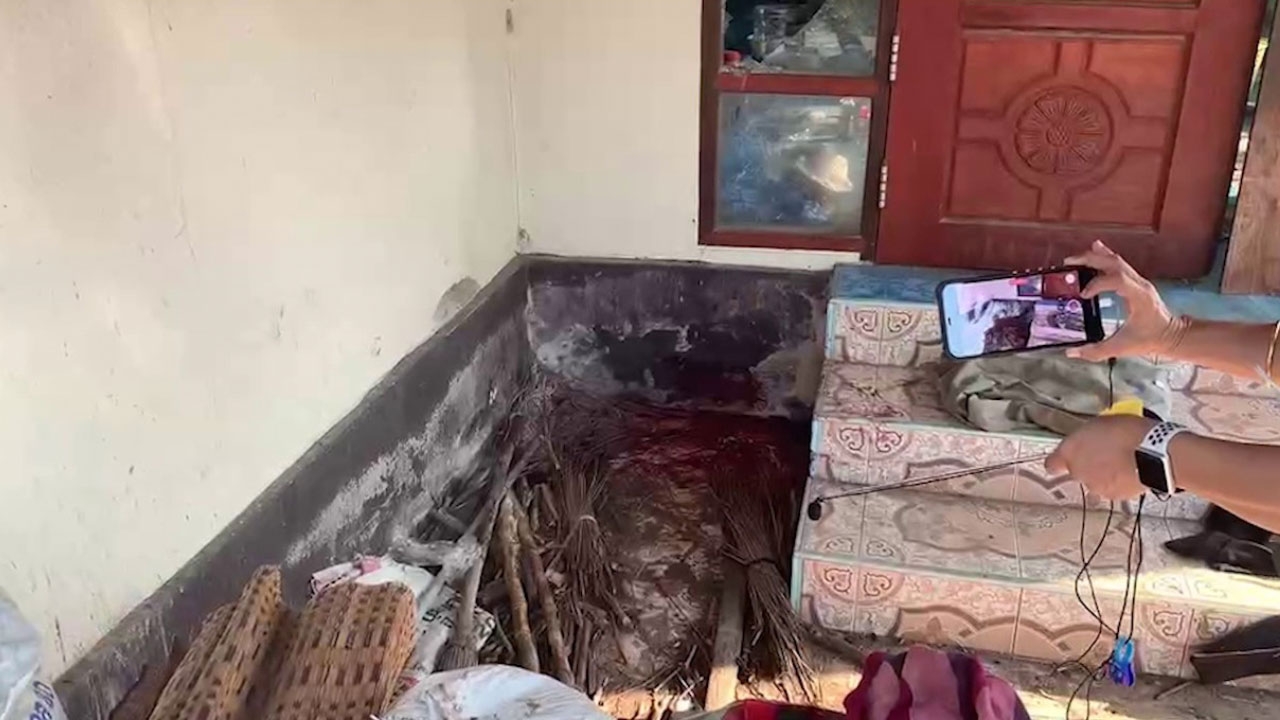 ลุงบุรีรัมย์ถูกกิ๊กวัยป้าตีตัวออกห่าง โมโหลงมือปาดคอสาหัส คาดปมหึงหวง