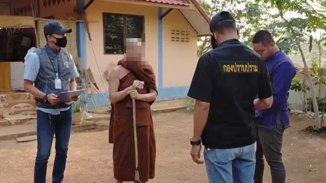 เสื่อม บุกรวบพระหื่น คาวัดที่สกลฯ ลวงตุ๋ย 5 สามเณร หนีหมายจับ 10 ปี