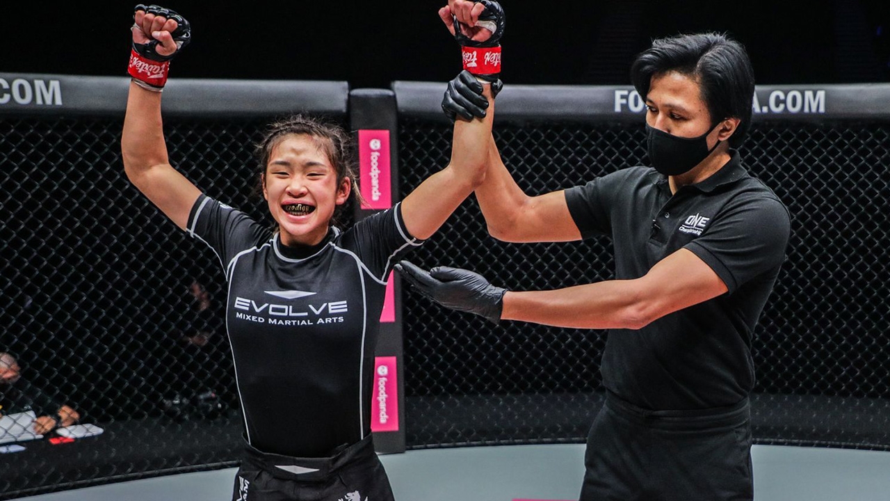 วิกตอเรีย ลี : ไฟต์แรกกับ "สุนิษา" เหมือนยกภูเขาออกจากอก (คลิป)