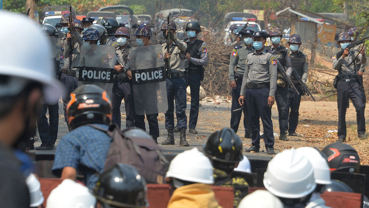 ตร.พม่าเผยหนีมาอินเดีย เพราะไม่ทำตามคำสั่งหัวหน้า ให้ลั่นไกฆ่าผู้ชุมนุม