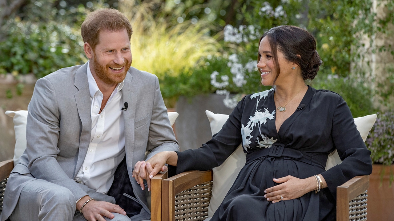 ราชวงศ์อังกฤษเสียใจ เจ้าชายแฮร์รี่-เมแกนถูกกดดัน กังวลเรื่องเหยียดสีผิว