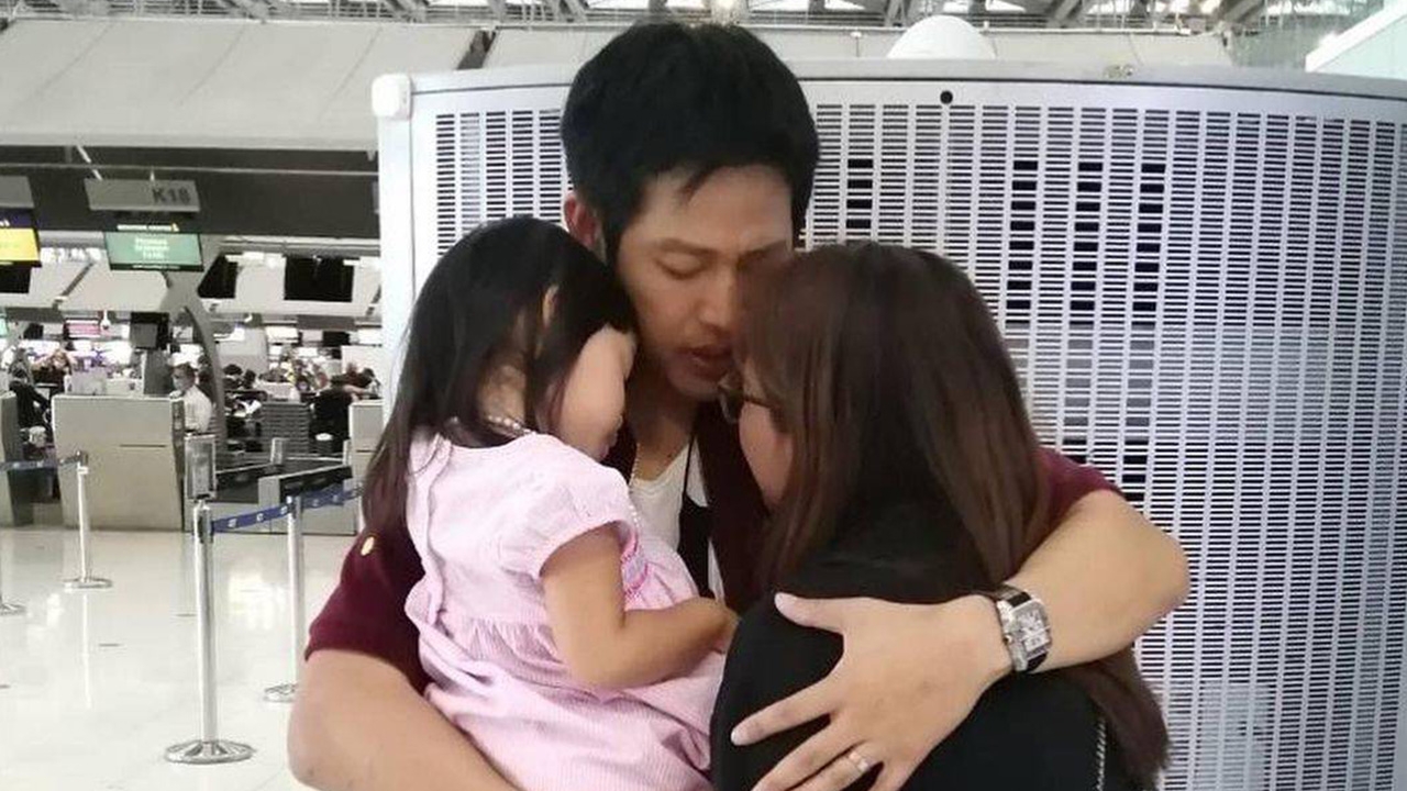 กลั้นน้ำตาไม่ไหว นุช นุชนันท์ อุ้มท้องมาส่ง ตู่ ภพธร ไปทำงานออสเตรเลีย 