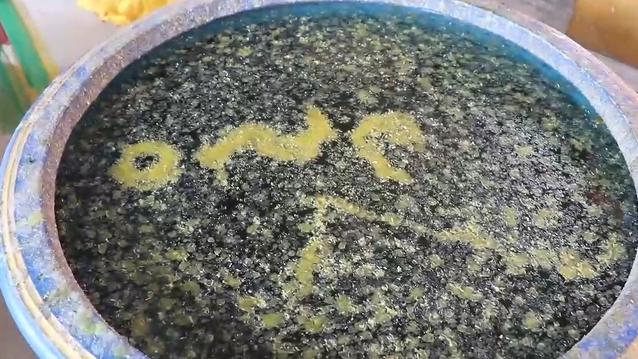 คอหวยแห่เล็งเลขในอ่าง "วัดไผ่แขก" หลังได้เฮมาหลายงวด 